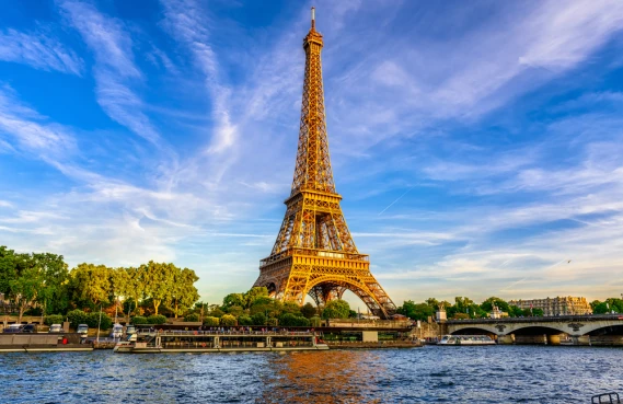 In what year was the Eiffel Tower built?