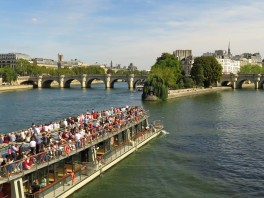 What is a bateau-mouche in Paris?