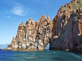 Calanques de Piana: sea and red rocks listed by UNESCO