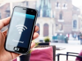 Free Wi-Fi & Public Restrooms in Paris: 2026 Practical Guide