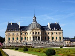 10 Most Beautiful Private French Chateaus to Visit now