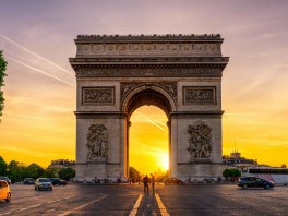 The Triumphal Arch of Paris : Glory in the Stone