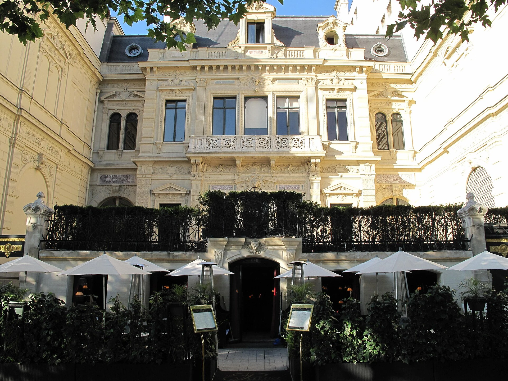 L'hôtel de la Païva / Photo choisie par monsieurdefrance.com : Par Tangopaso — Travail personnel, CC BY-SA 3.0, https://commons.wikimedia.org/w/index.php?curid=7124807