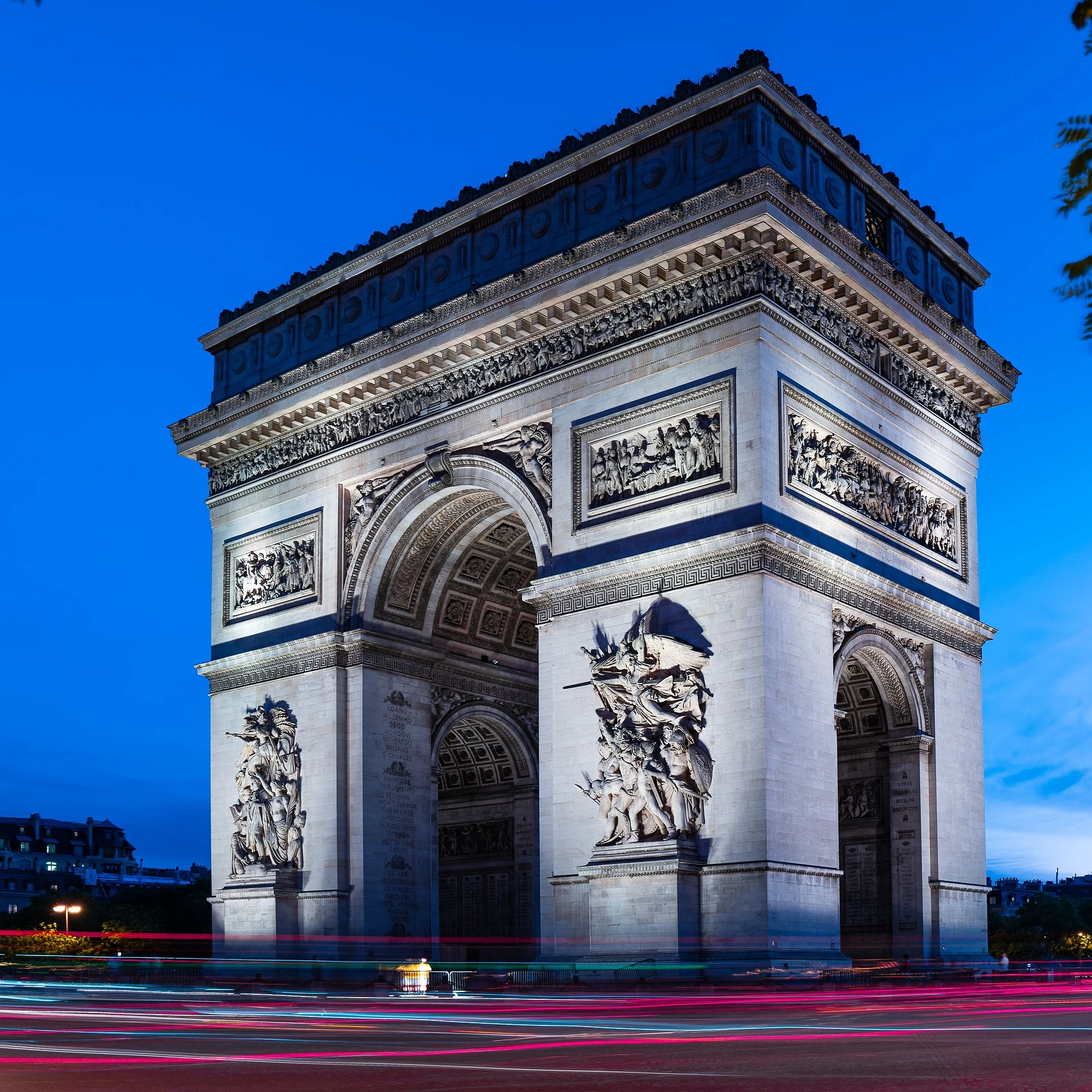 L'arc de triomphe à Paris. Photo choisie par monsieurdefrance.com depositphotos.