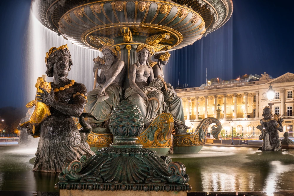 The Place de la Concorde is magnificent by day and night / Photo chosen by monsieurdefrance.com: Patryk_Kosmider via depositphotos