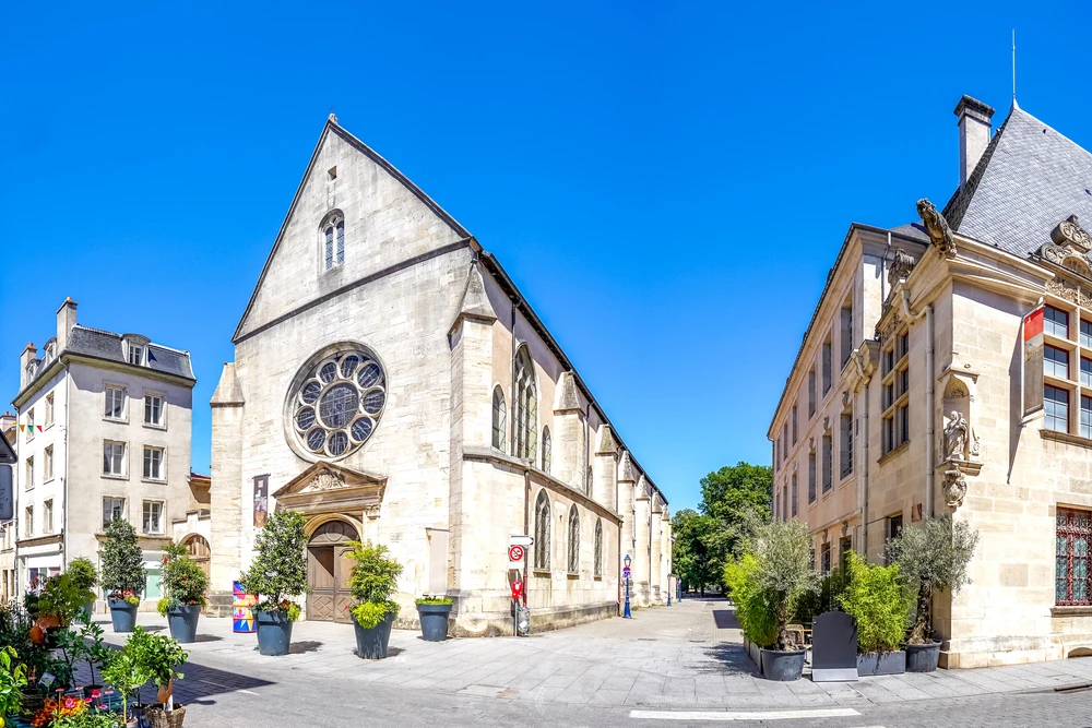 Chapelle des Cordeliers à Nancy, monument gothique de la Vieille Ville abritant la nécropole des ducs de Lorraine, patrimoine historique lorrain. Photo choisie par monsieurdefrance.com : SinaEttmer via Depositphotos