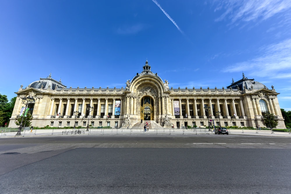 La facade du Petit Palais. Photo choisie par monsieurdefrance.com : Demerzel21 via depositphotos.