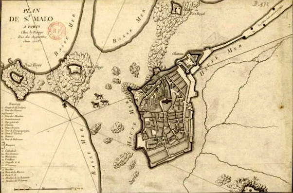 Auf diesem Plan aus dem 18. Jahrhundert ist Saint Malo (der ursprüngliche Felsen wurde in mehreren Epochen durch kolossale Bauarbeiten vergrößert) als eine Halbinsel zu sehen, die durch die Furche (rechts von der Stadt) mit dem Festland verbunden ist und von kleinen Inseln und Felsen umgeben ist.