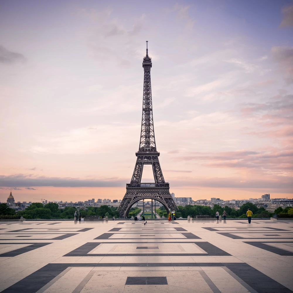 The view from the Place du Trocadéro is one of the most famous views of the Eiffel Tower / Photo chosen by Monsieurdefrance.com: pio3 via depositphotos