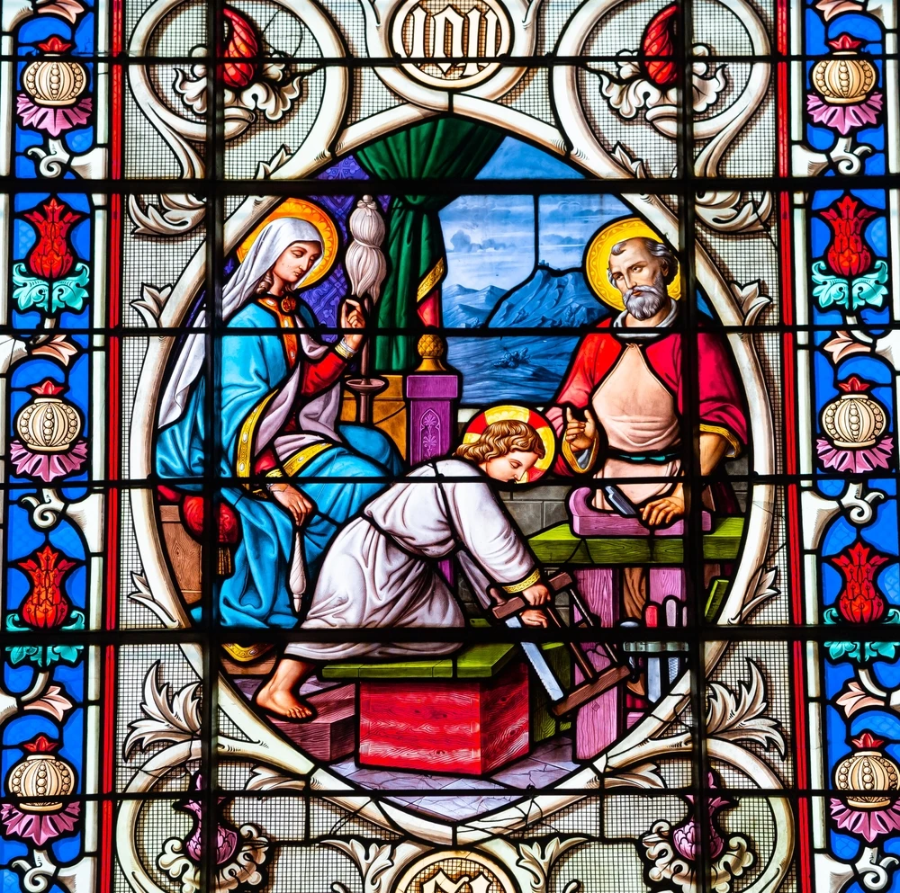 Les vitraux de l'église Saint Sauveur valent un vrai détour. Photographie choisie par monsieurdefrance.com : isogood patrick via shutterstock