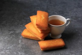 How to make the French cake "financier" .