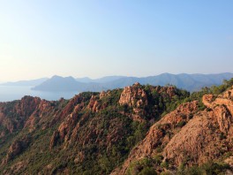 Calanques de Piana : mer et rochers rouges classés UNESCO