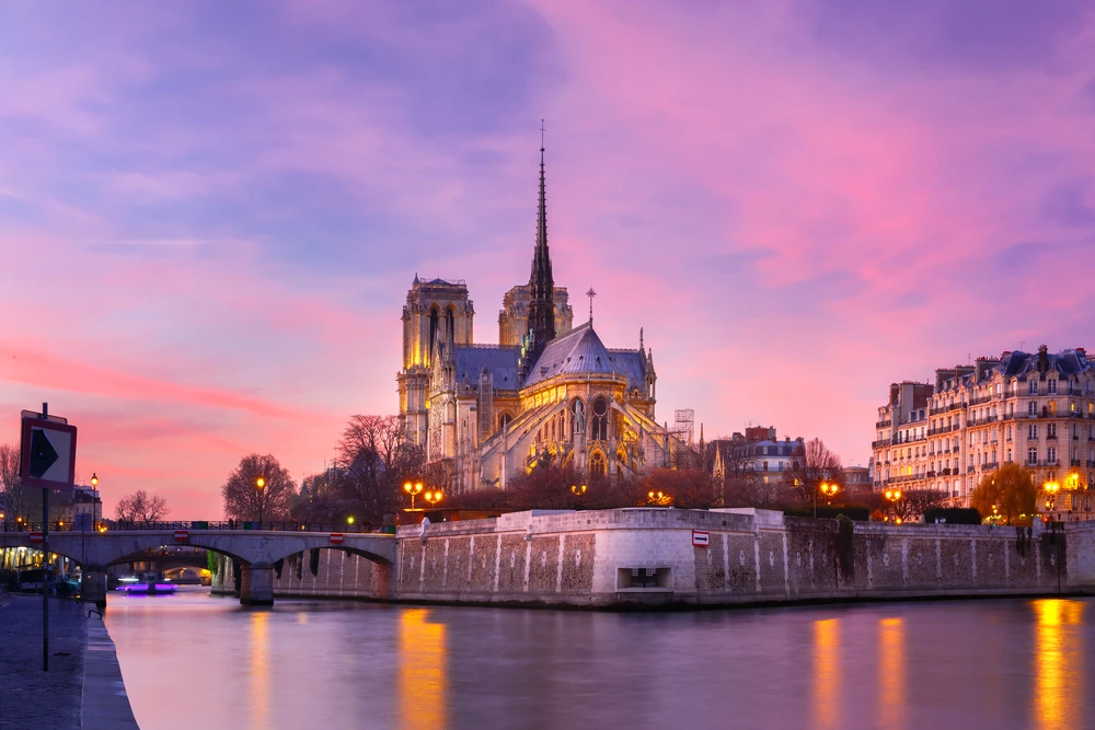 Tour eiffel, ance, paris, et, nuage, sur, coeur. | Vecteur Premium